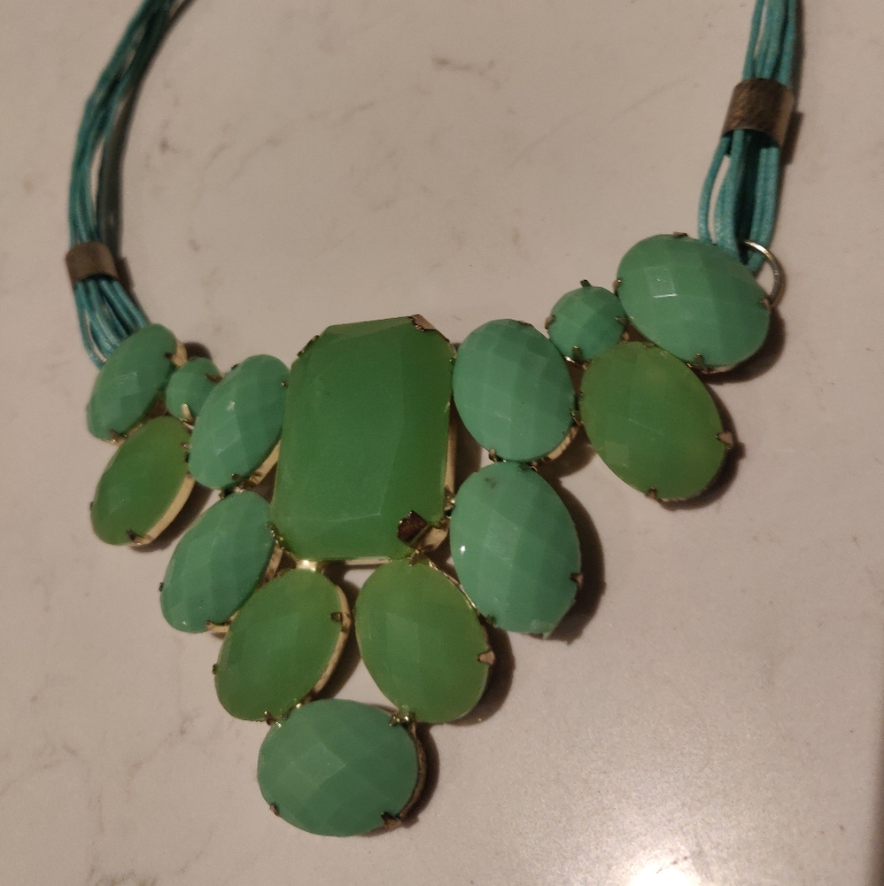 Statement necklace - Picture 3 of 8